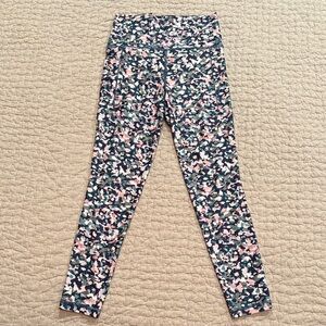 Athleta Salutation Stash Pocket 7/8 Leggings